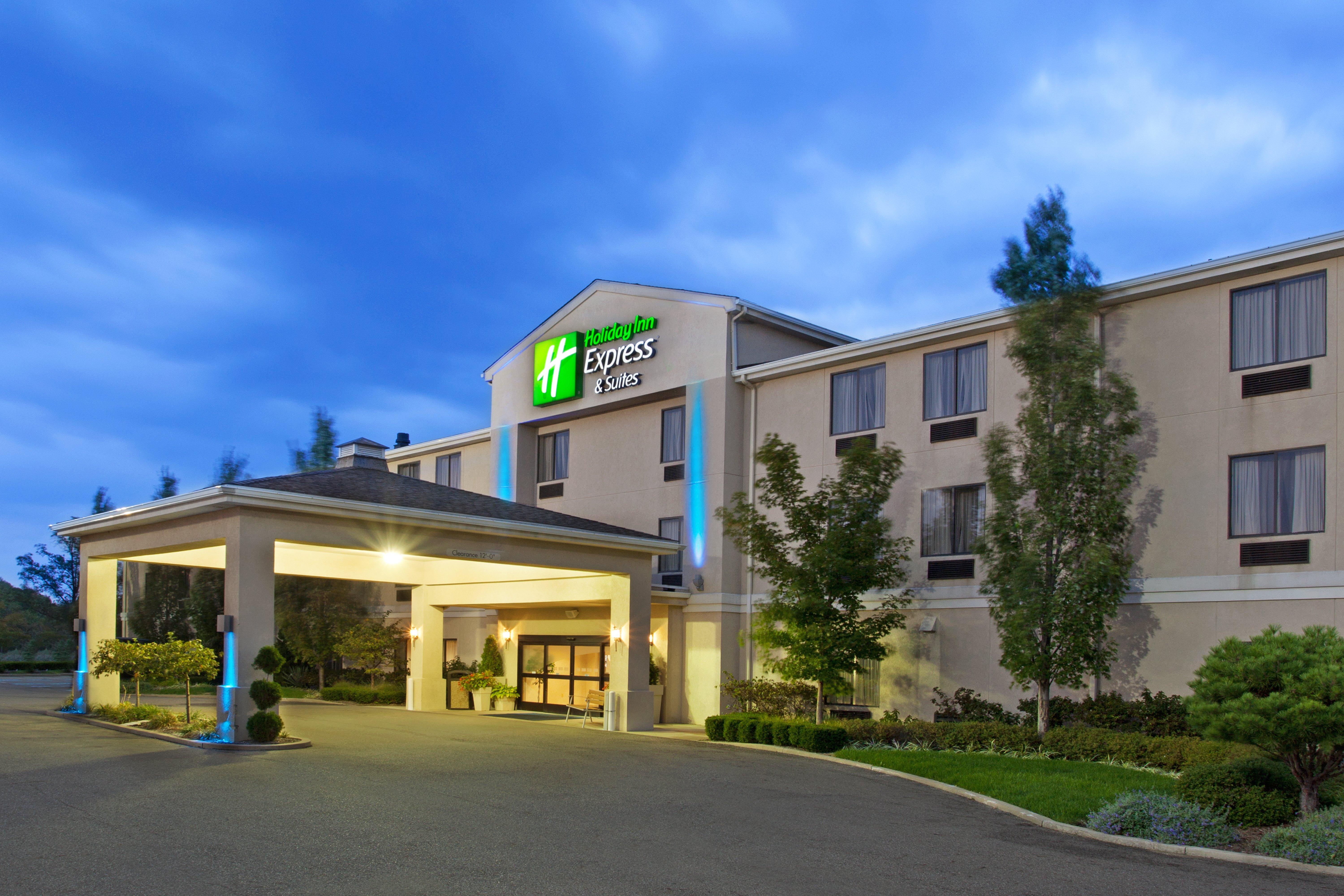 Holiday Inn Express & Suites Alliance By Ihg Exterior foto