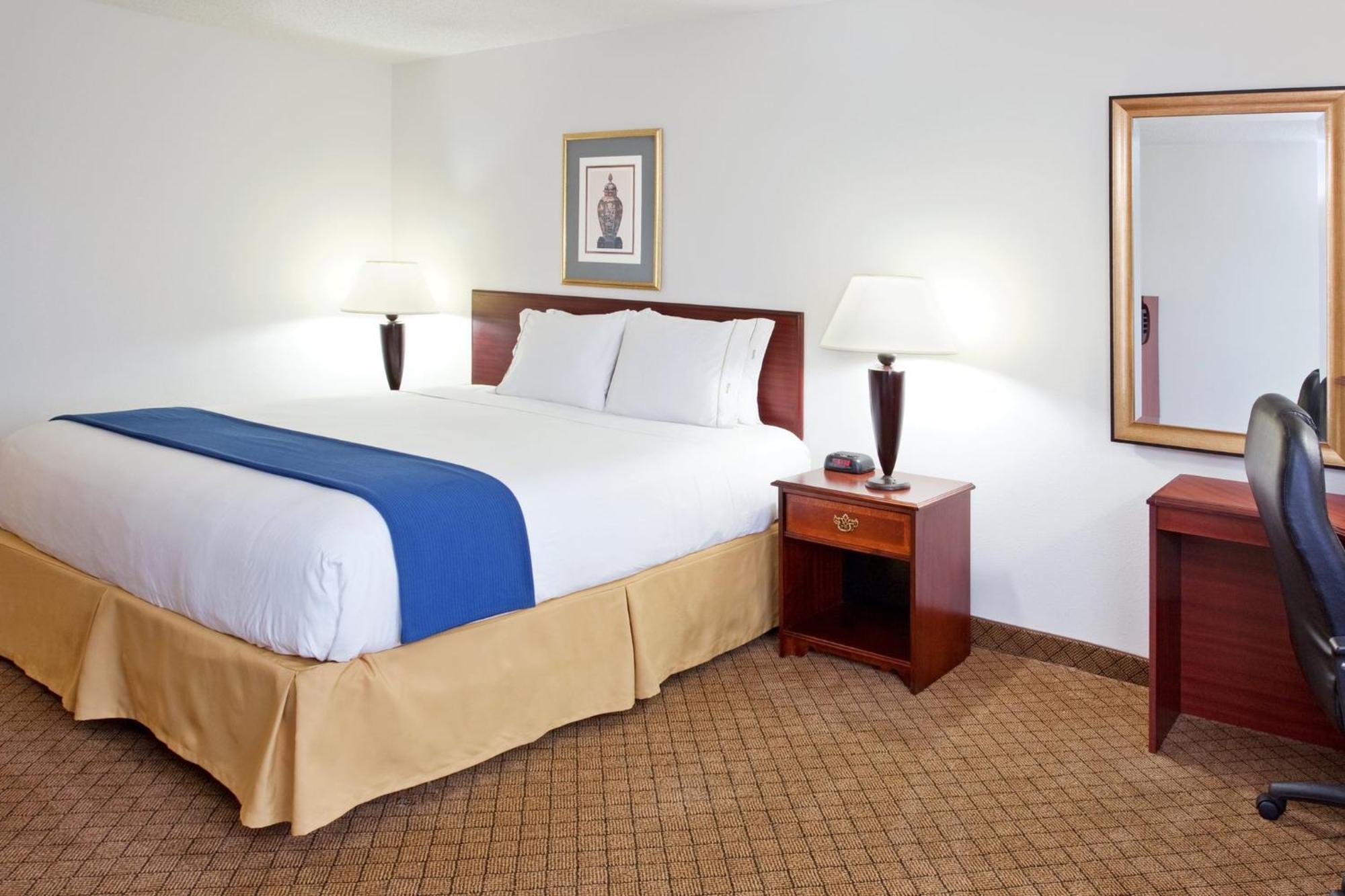Holiday Inn Express & Suites Alliance By Ihg Exterior foto
