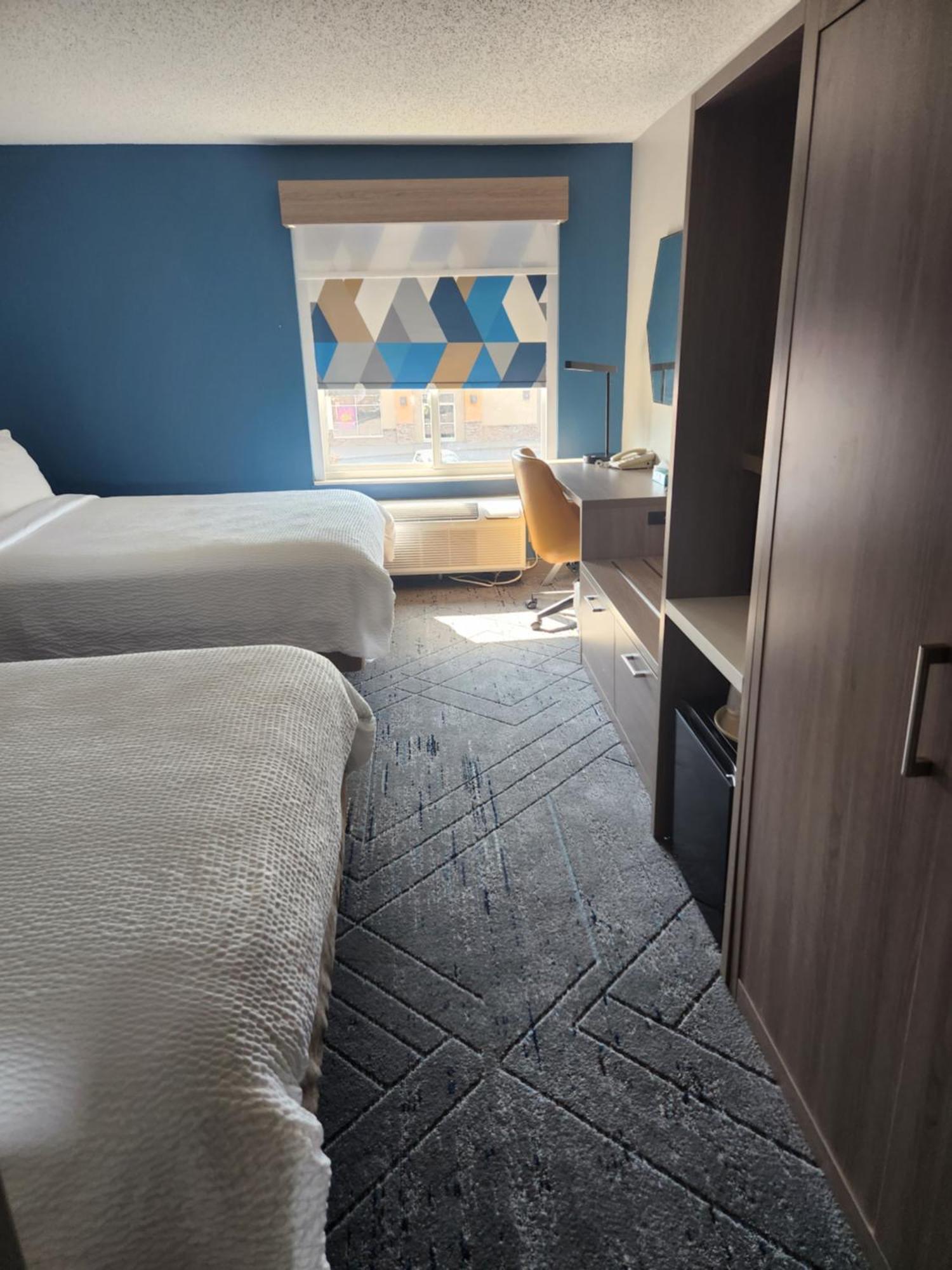 Holiday Inn Express & Suites Alliance By Ihg Exterior foto